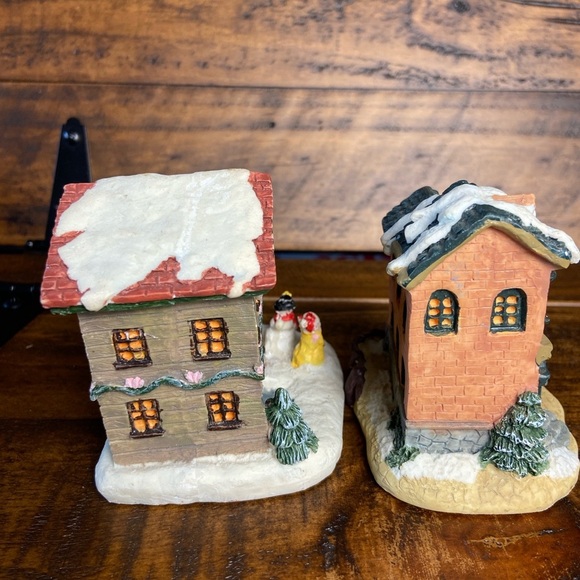 Albert E Price Christmas Village Resin Houses Vintage 1992 3” Tall, lot of 2, - Picture 7 of 9
